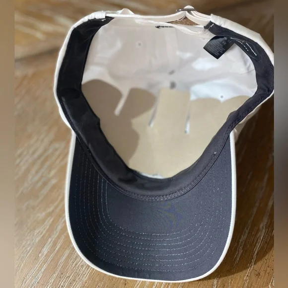 Nike Heritage86 White Unisex Golf Cap - Picture 6 of 6